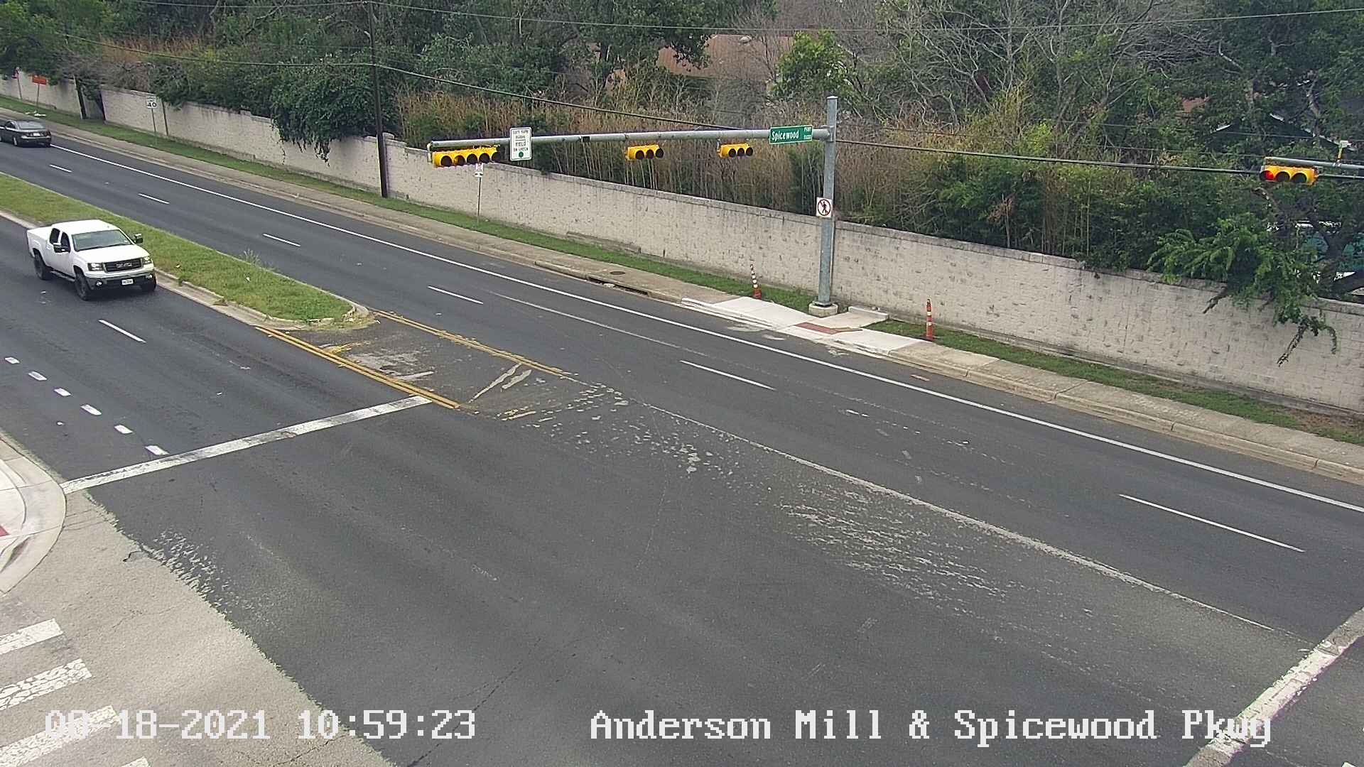 Traffic Cam  ANDERSON MILL RD / SPICEWOOD PKWY