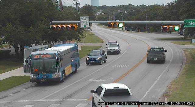 Traffic Cam  HUNTERS CHASE DR / POND SPRINGS RD