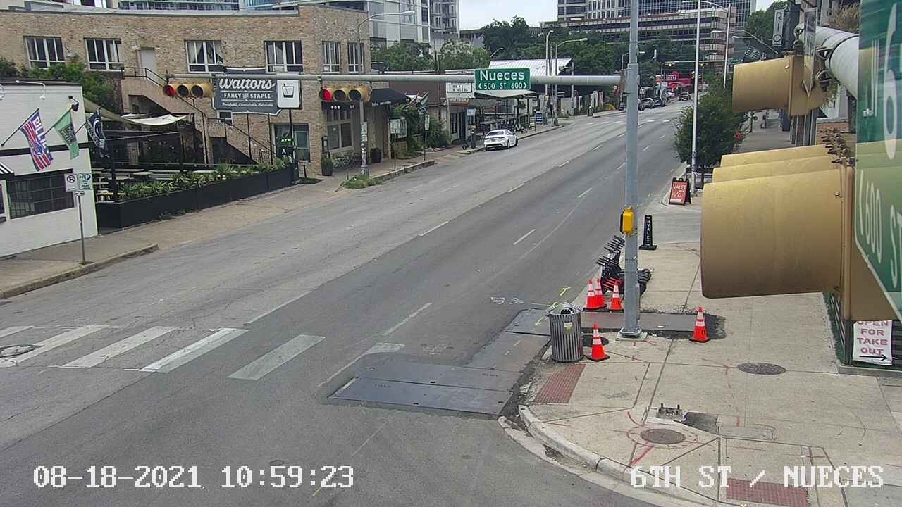 Traffic Cam  6TH ST / NUECES ST