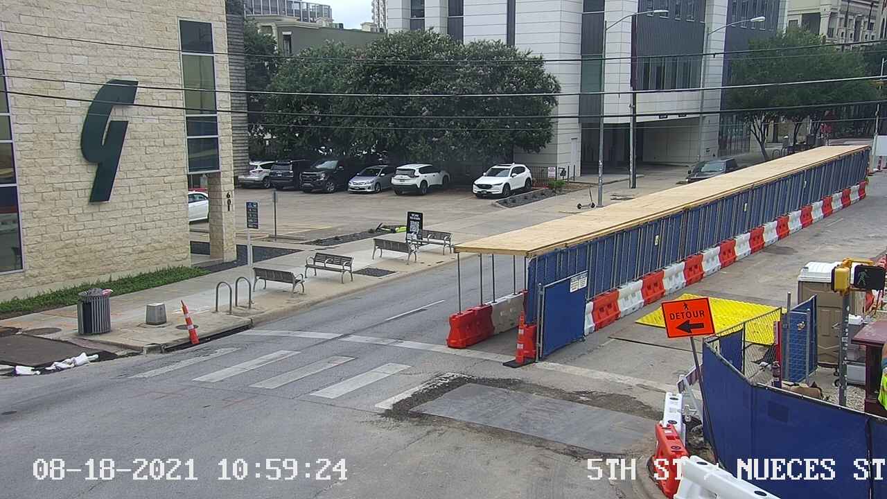 Traffic Cam  5TH ST / NUECES ST