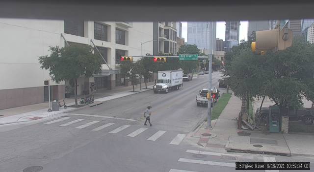 Traffic Cam  5TH ST / RED RIVER ST