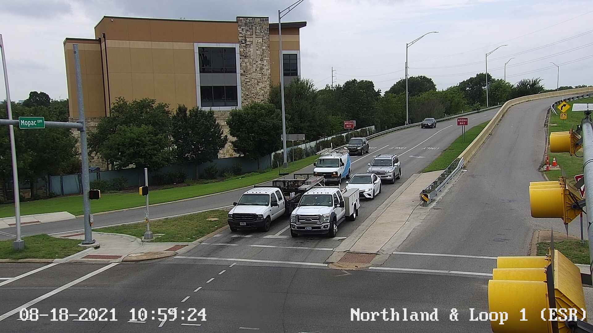 Traffic Cam  MOPAC EXPY / NORTHLAND DR (East)