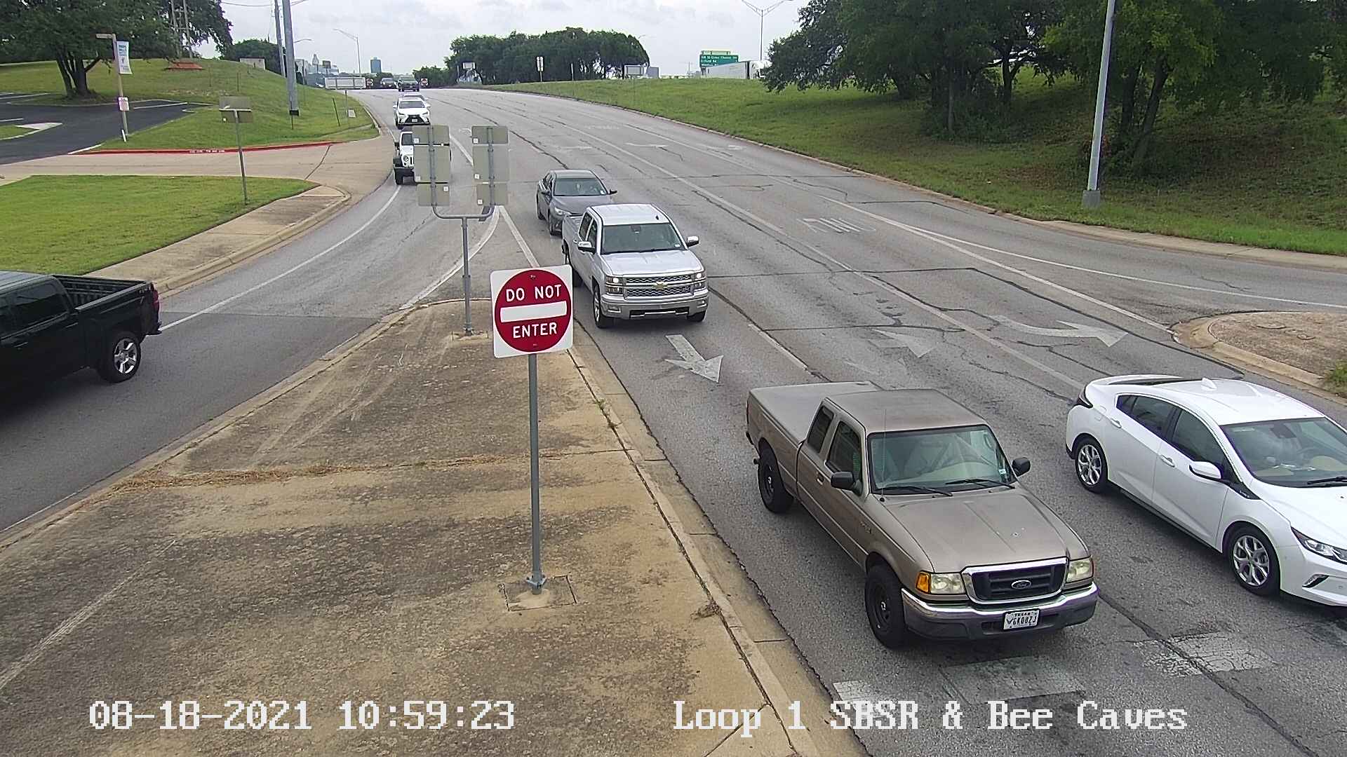 Traffic Cam  MOPAC EXPY SVRD / BEE CAVES RD