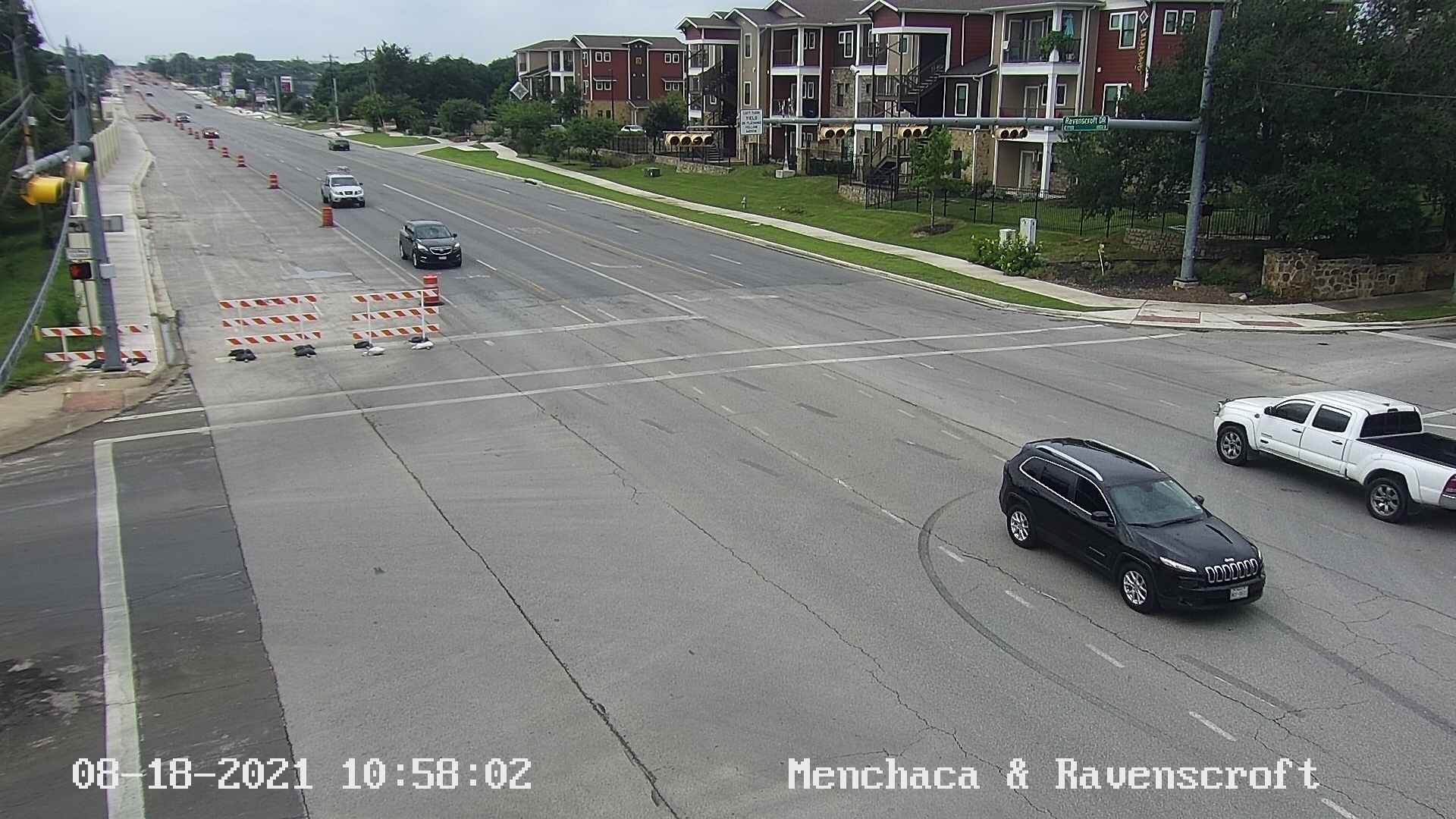 Traffic Cam  MENCHACA RD / RAVENSCROFT DR