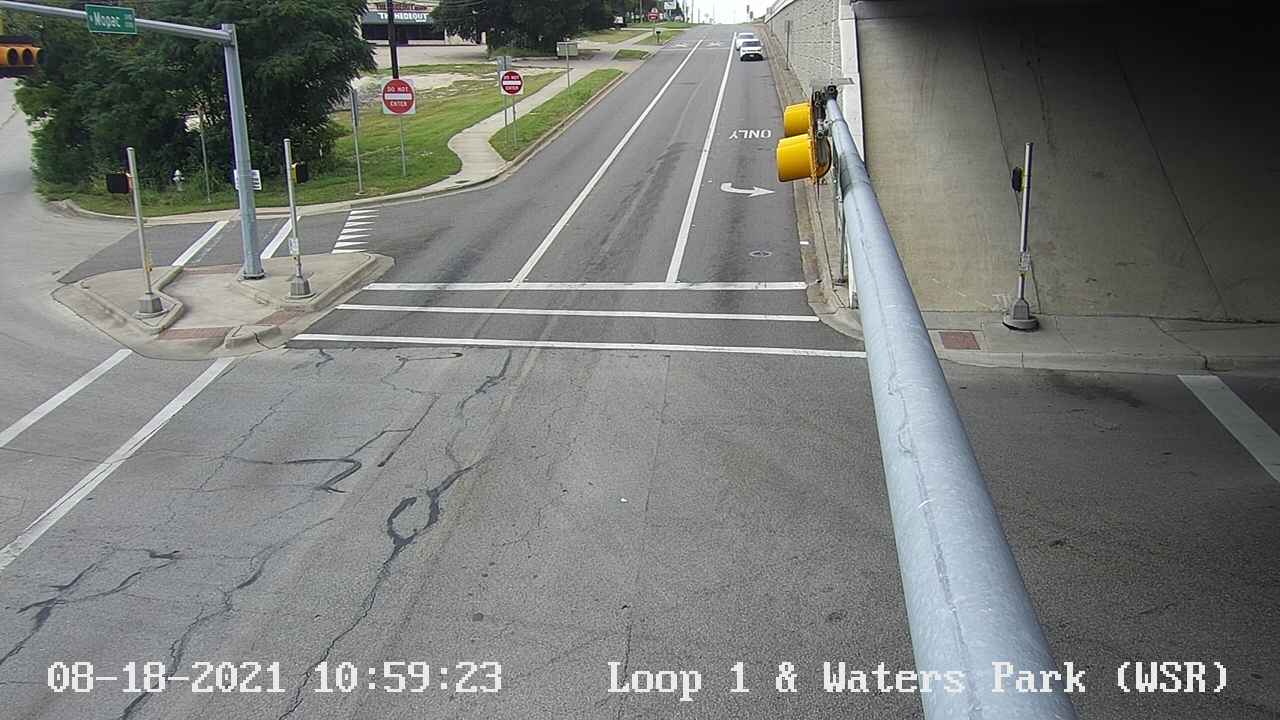 Traffic Cam  MOPAC EXPY SVRD / WATERS PARK RD